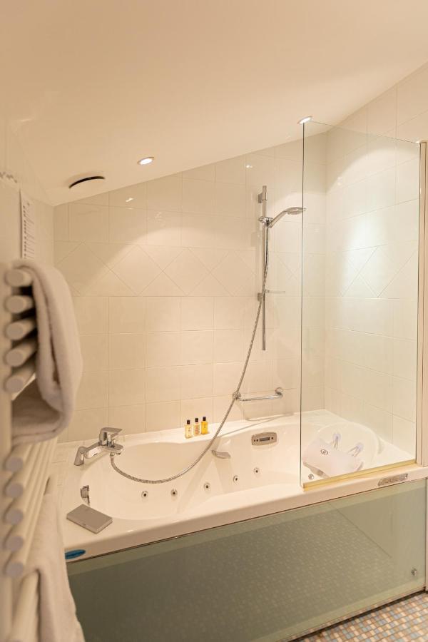 Le Square Otel Astaffort Dış mekan fotoğraf