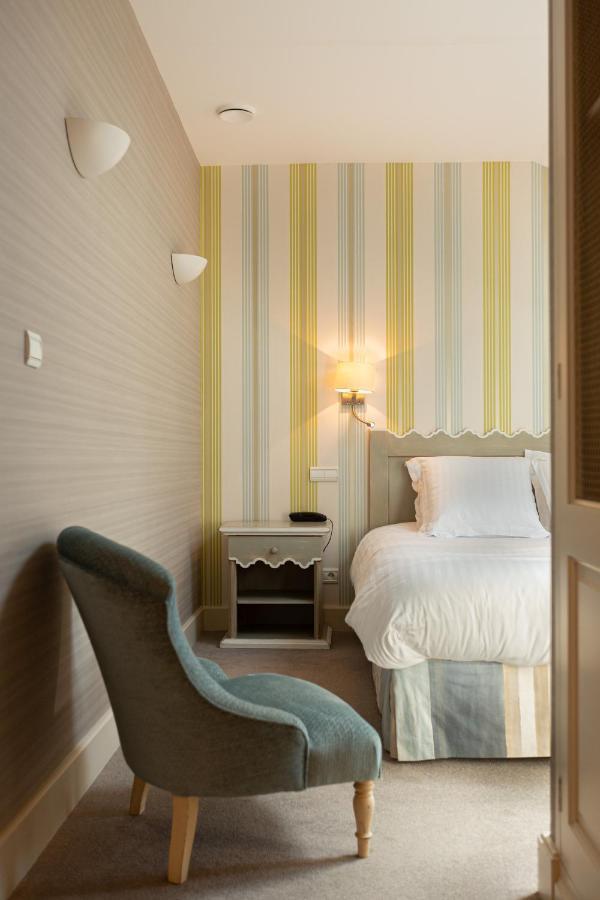 Le Square Otel Astaffort Dış mekan fotoğraf